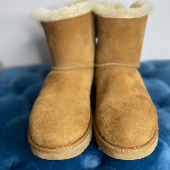 Boots - Picture 2 of 3